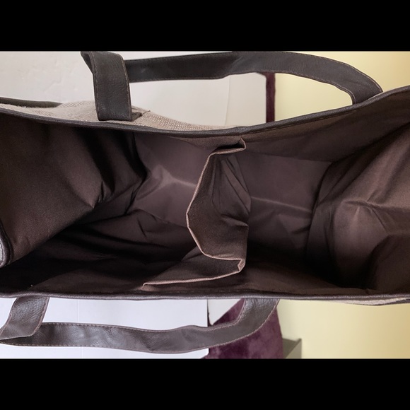 Laundry bag two partitions for light & dark colors mesh pockets long handles - Picture 4 of 4